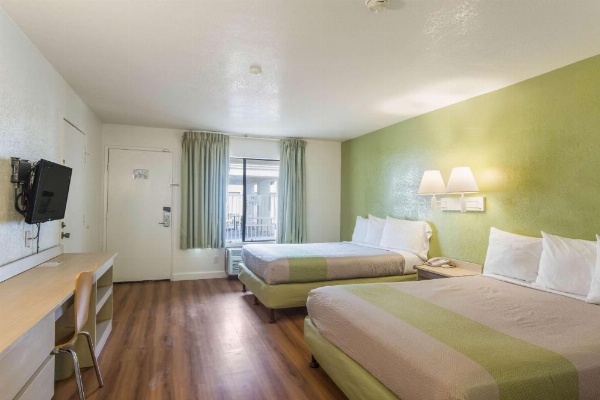 Motel 6 Hemet image 13