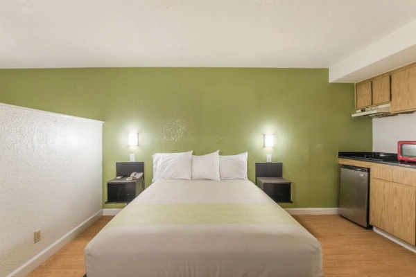 Motel 6 Hemet image 9